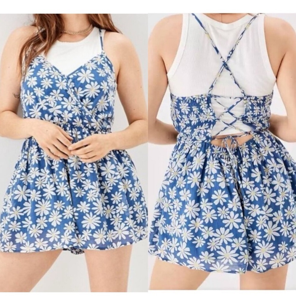American Eagle Outfitters Short & Sweet Daisy Print Romper Lace-up Back sz S